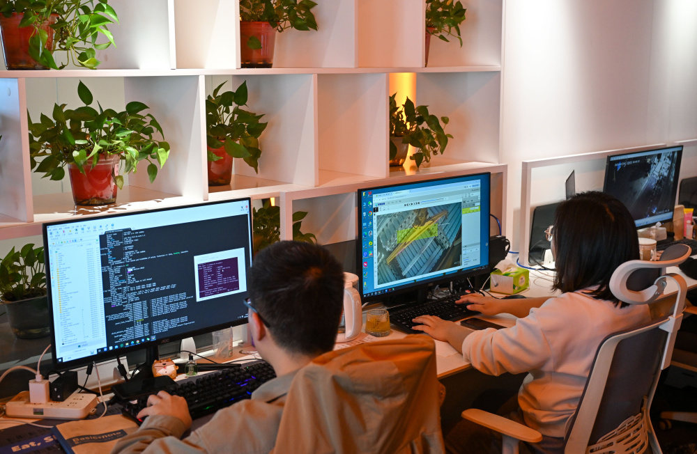 數(shù)字浪潮涌津門 天津以軟件開(kāi)發(fā)為引擎，驅(qū)動(dòng)民營(yíng)經(jīng)濟(jì)高質(zhì)量發(fā)展